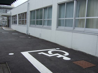 Medium_01　障害者駐車場